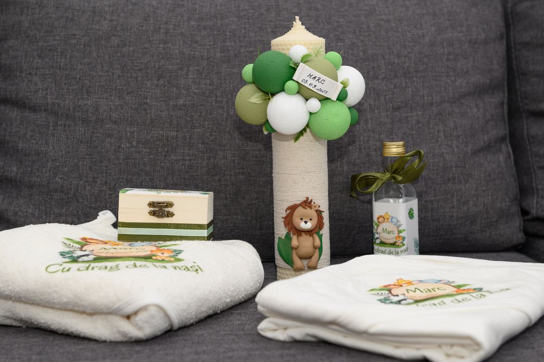 Detalii de botez — Demeter Studios