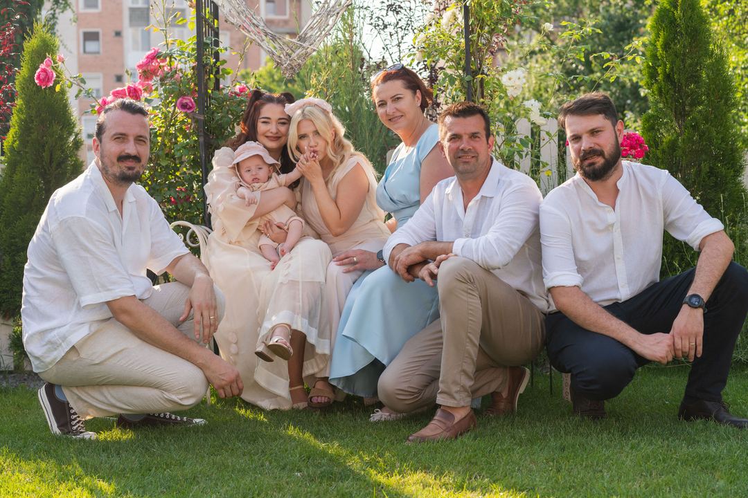 Familia și nașii — Demeter Studios