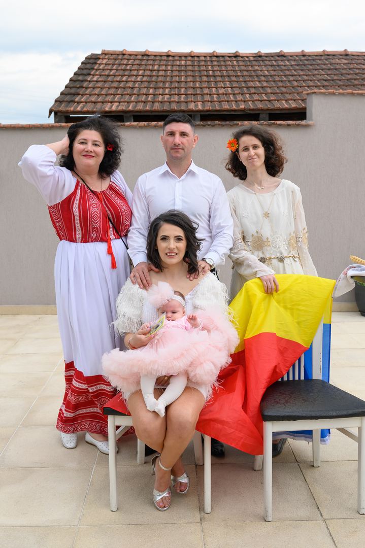 Familia și nașii — Demeter Studios