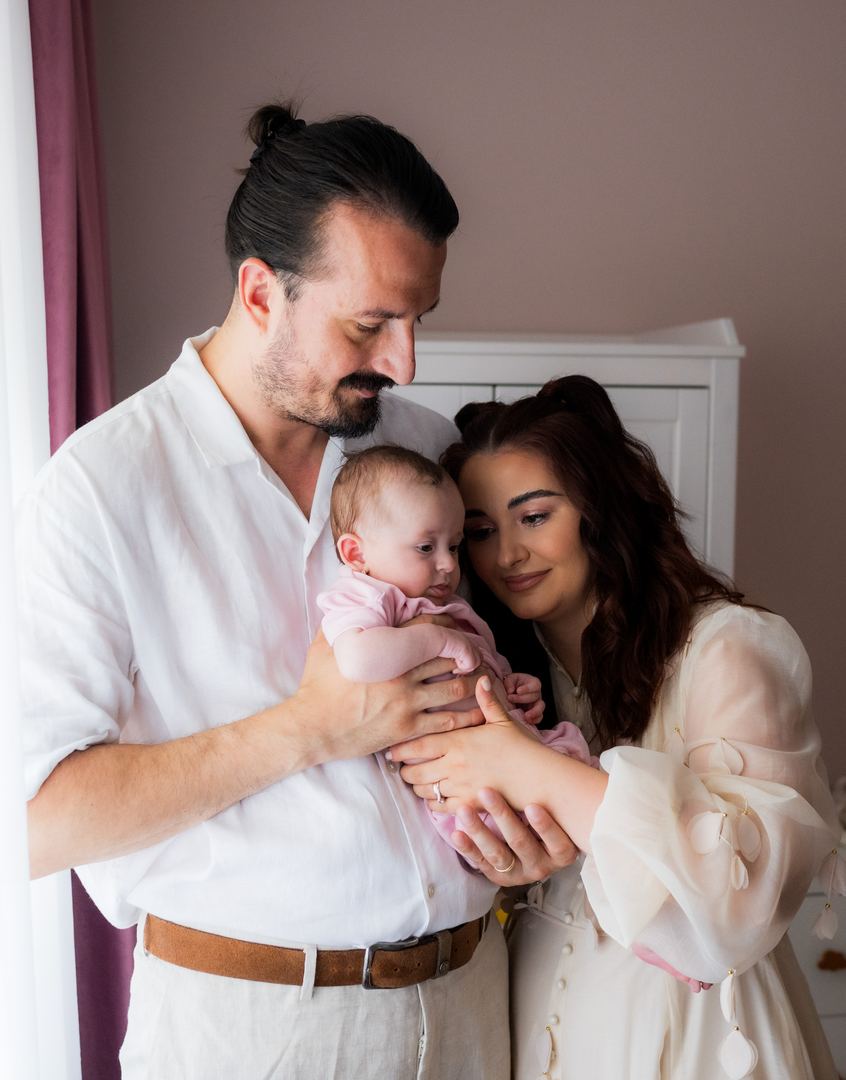 Familia și nașii — Demeter Studios