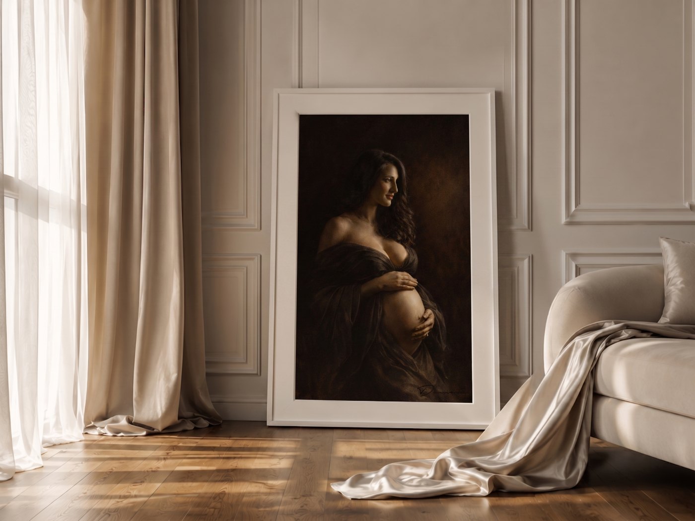 Portret de maternitate fine-art, înrămat și expus într-un interior elegant — Demeter Studios
